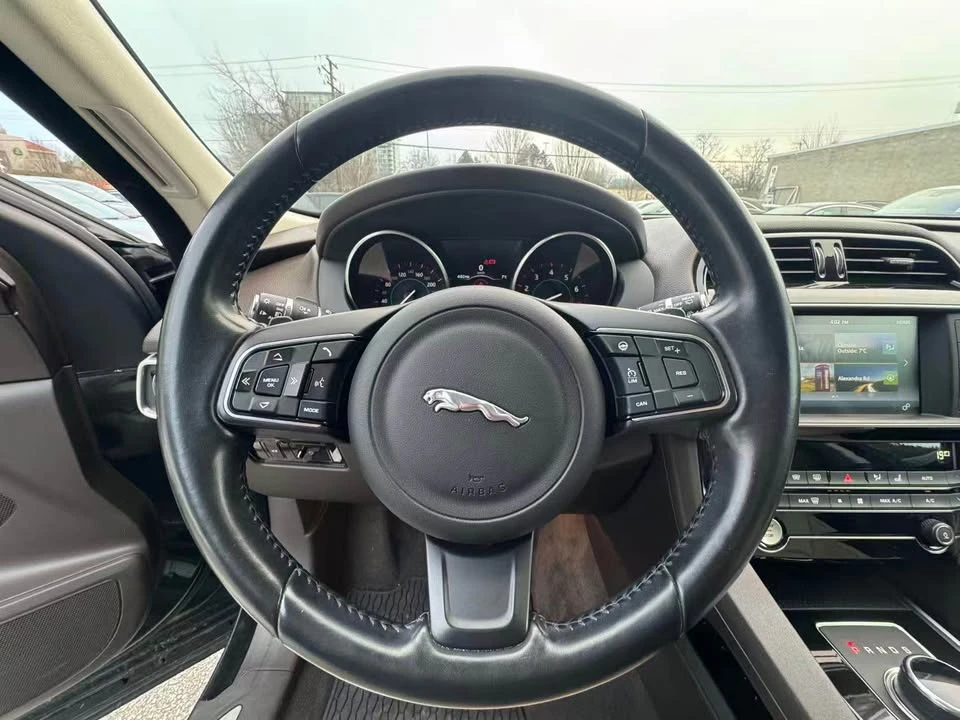 2017 Jaguar F-Pace - Image 12 of 15
