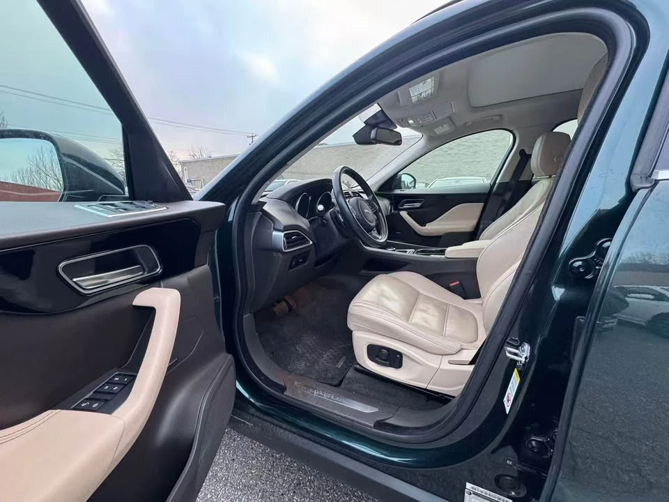 2017 Jaguar F-Pace - Image 9 of 15