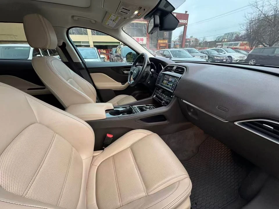 2017 Jaguar F-Pace - Image 11 of 15