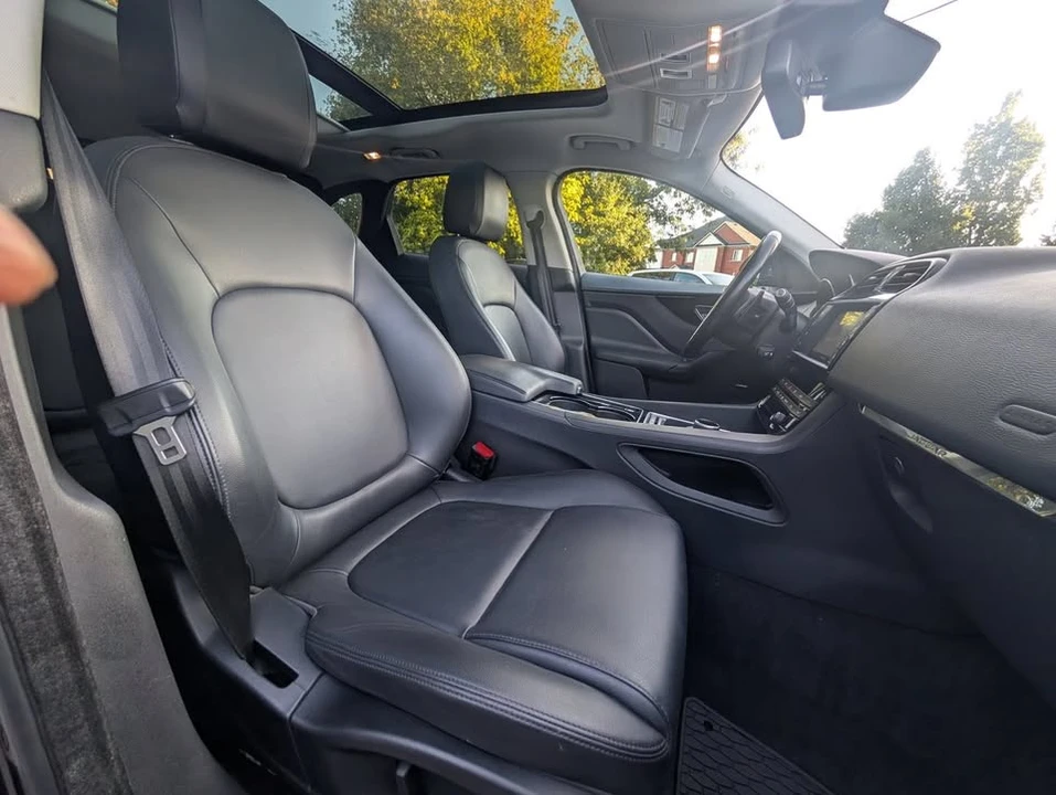 2017 Jaguar F-Pace - Image 12 of 19