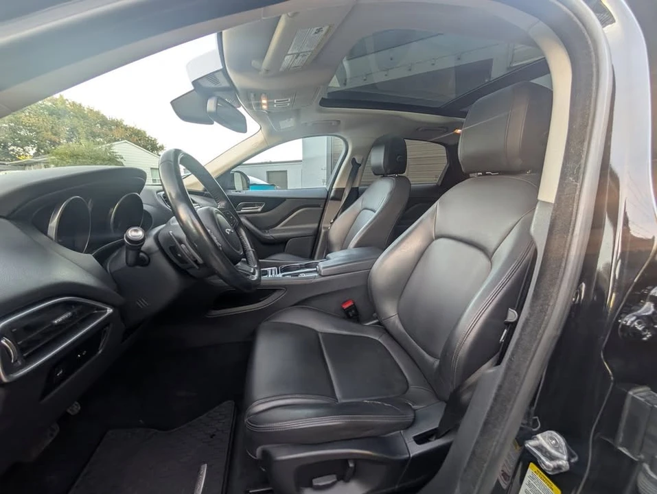 2017 Jaguar F-Pace - Image 9 of 19