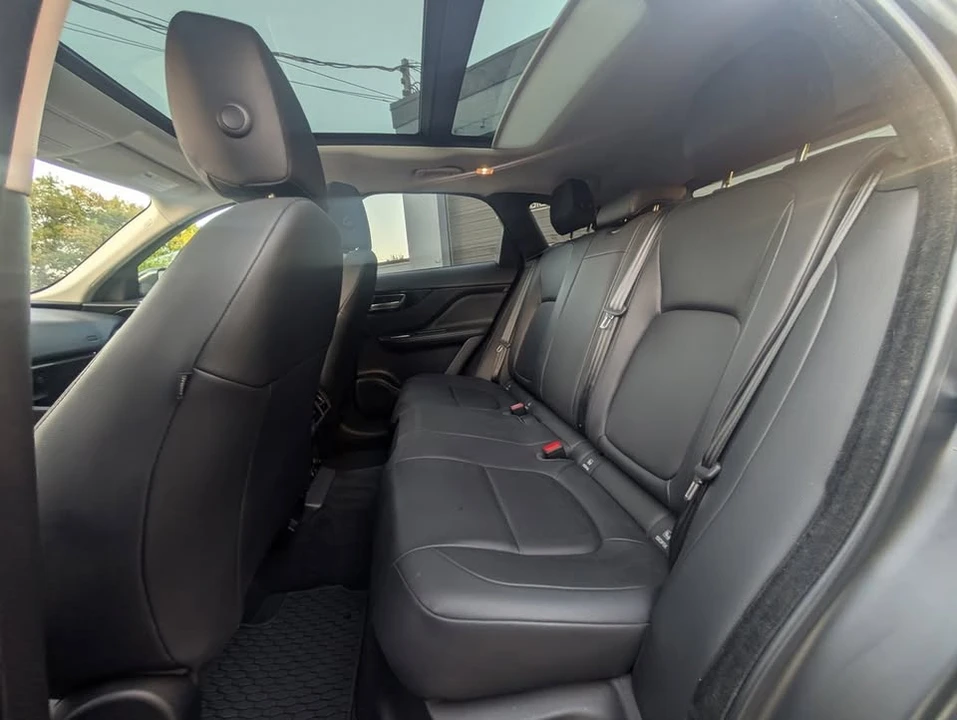 2017 Jaguar F-Pace - Image 10 of 19