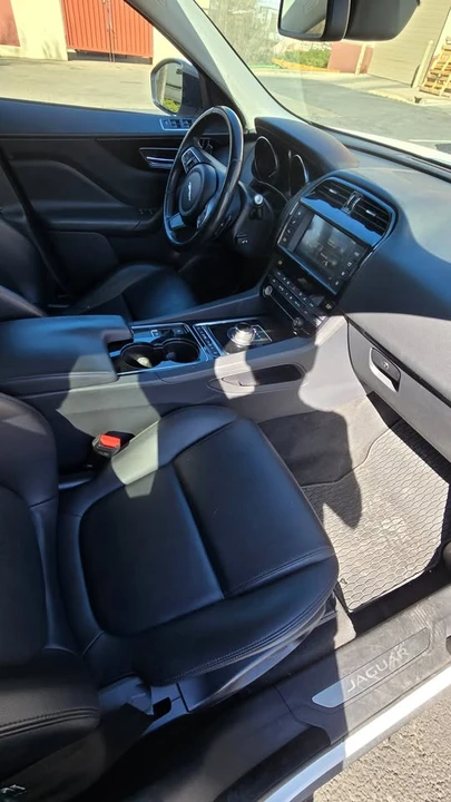 2017 Jaguar F-Pace - Image 6 of 7
