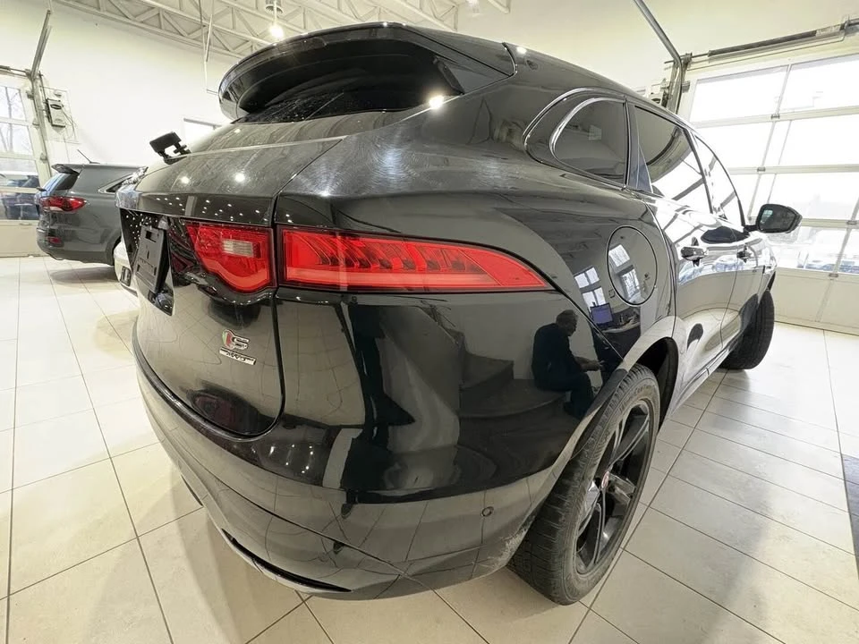 2017 Jaguar F-Pace - Image 4 of 17