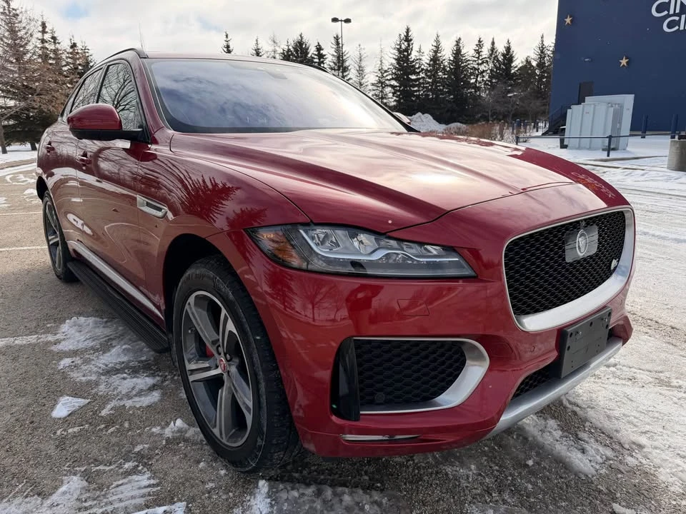 2017 Jaguar F-Pace - Image 2 of 15