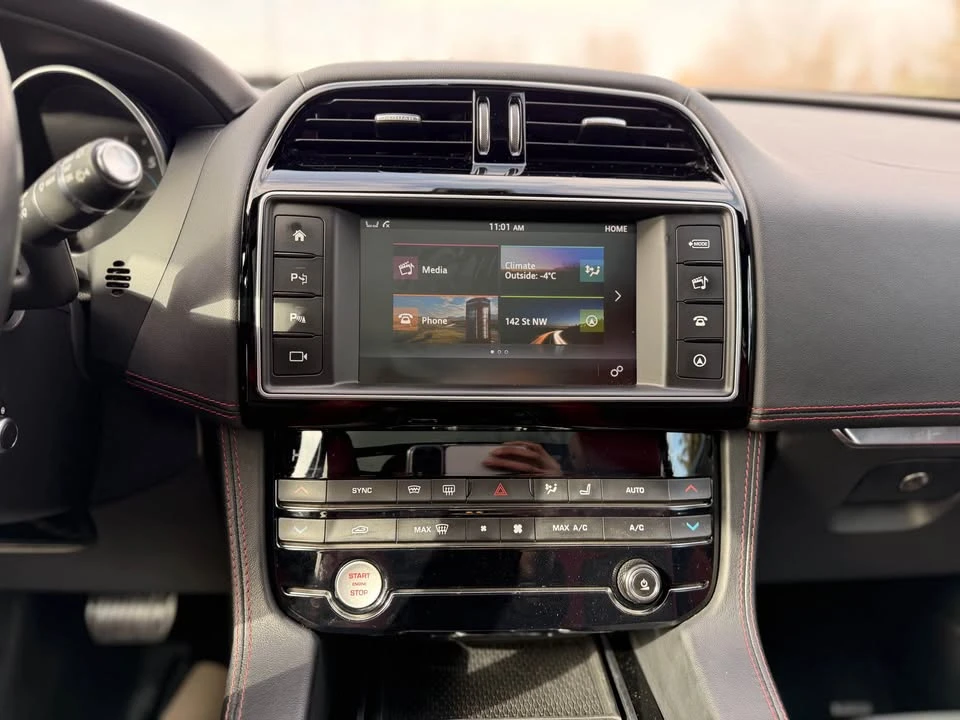 2017 Jaguar F-Pace - Image 10 of 15