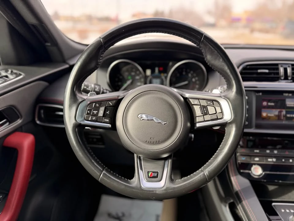 2017 Jaguar F-Pace - Image 9 of 15