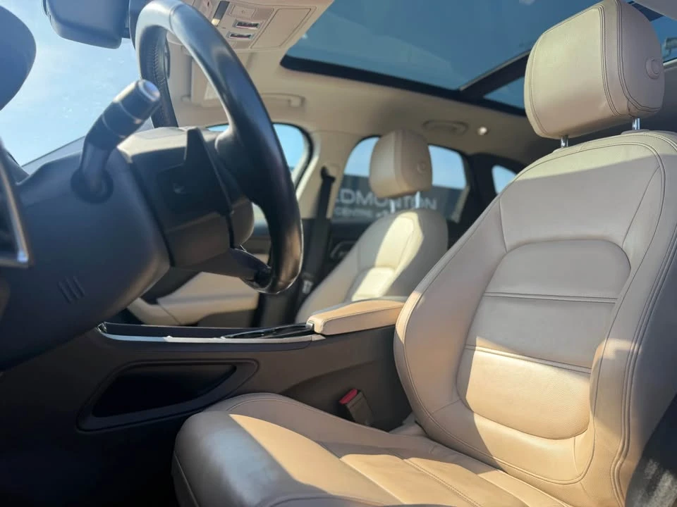 2017 Jaguar F-Pace - Image 9 of 17