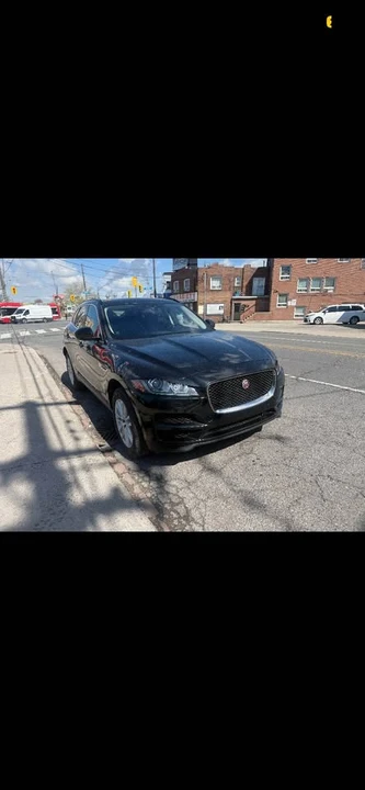 2017 Jaguar F-Pace - Image 2 of 12