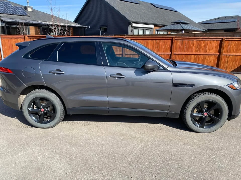 2017 Jaguar F-Pace - Image 2 of 10