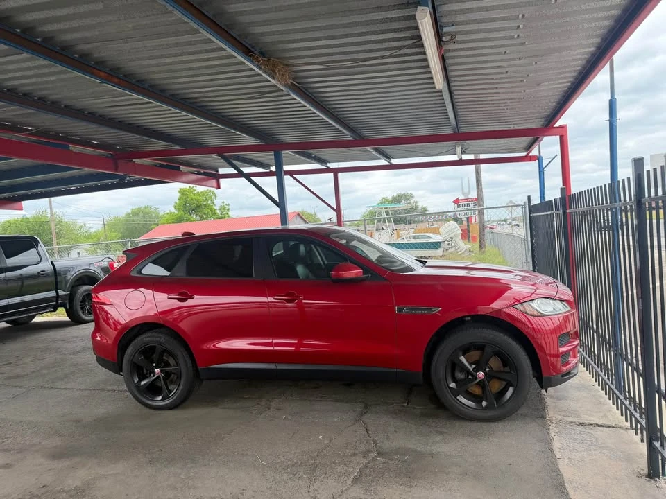 2017 Jaguar F-Pace - Image 4 of 6