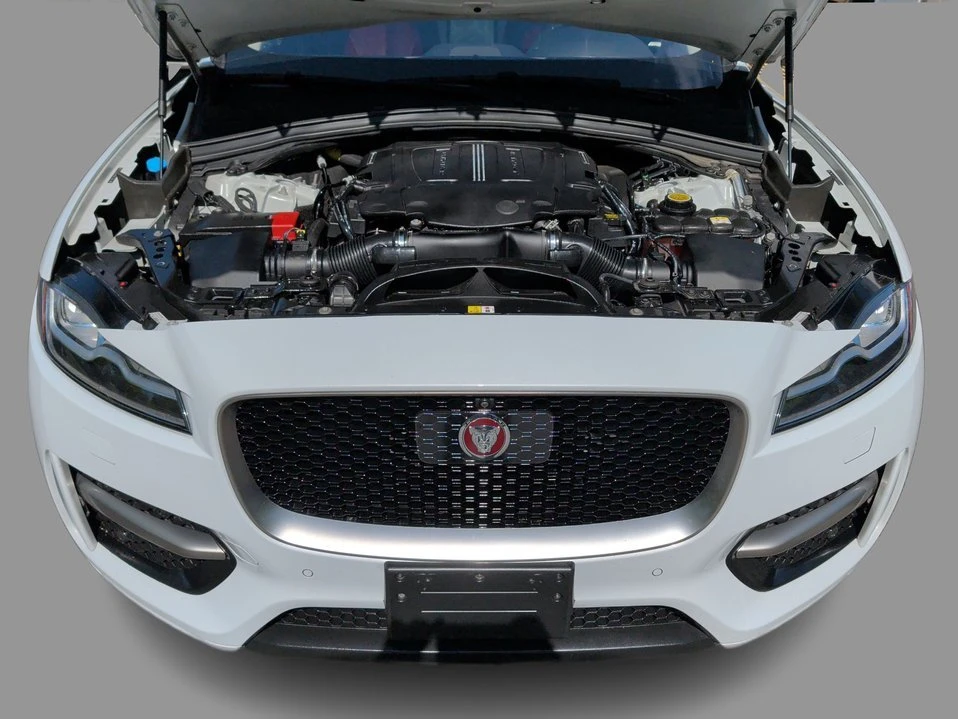 2017 Jaguar F-Pace - Image 11 of 21
