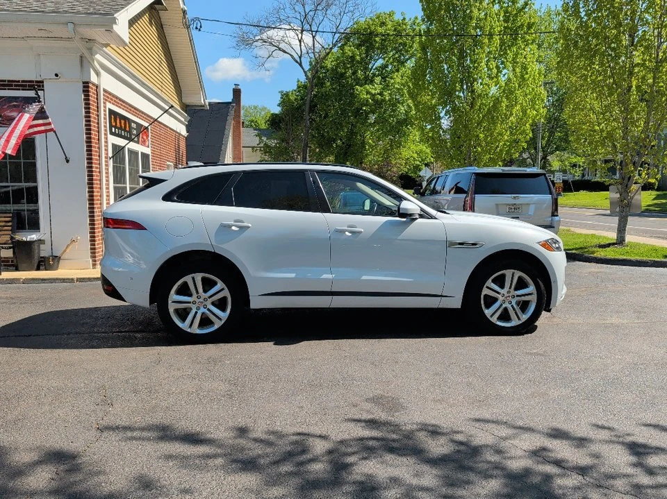 2017 Jaguar F-Pace - Image 8 of 21