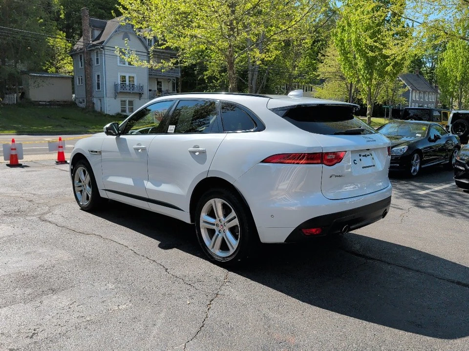 2017 Jaguar F-Pace - Image 5 of 21
