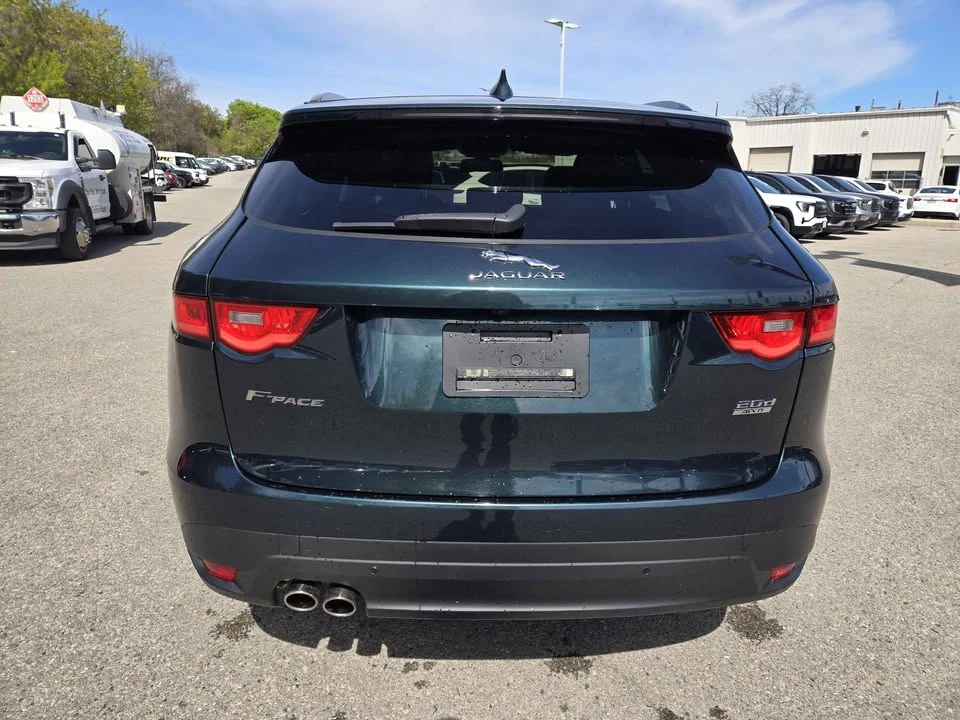 2017 Jaguar F-Pace - Image 5 of 14