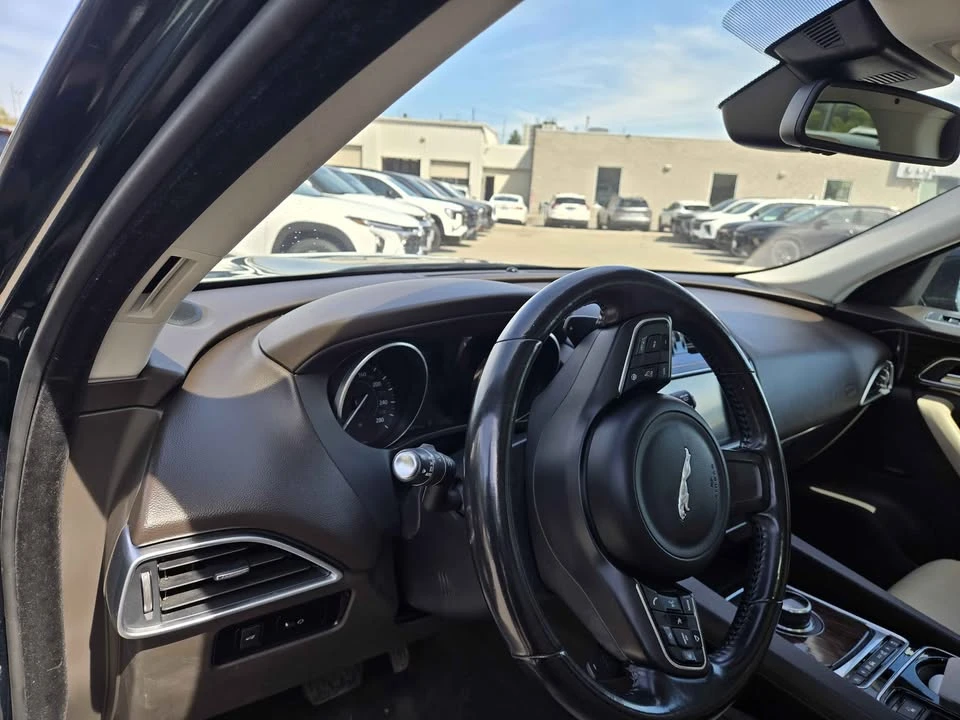 2017 Jaguar F-Pace - Image 13 of 14