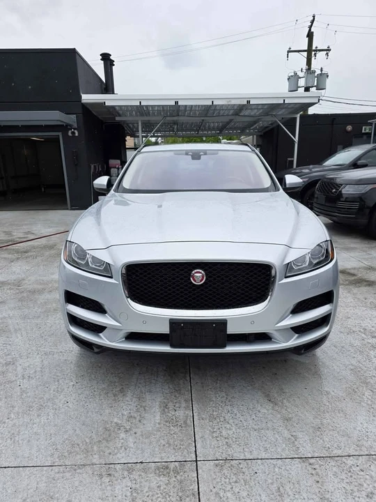 2017 Jaguar F-Pace - Image 2 of 12
