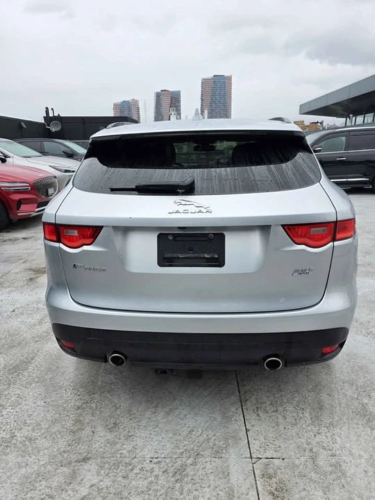 2017 Jaguar F-Pace - Image 6 of 12