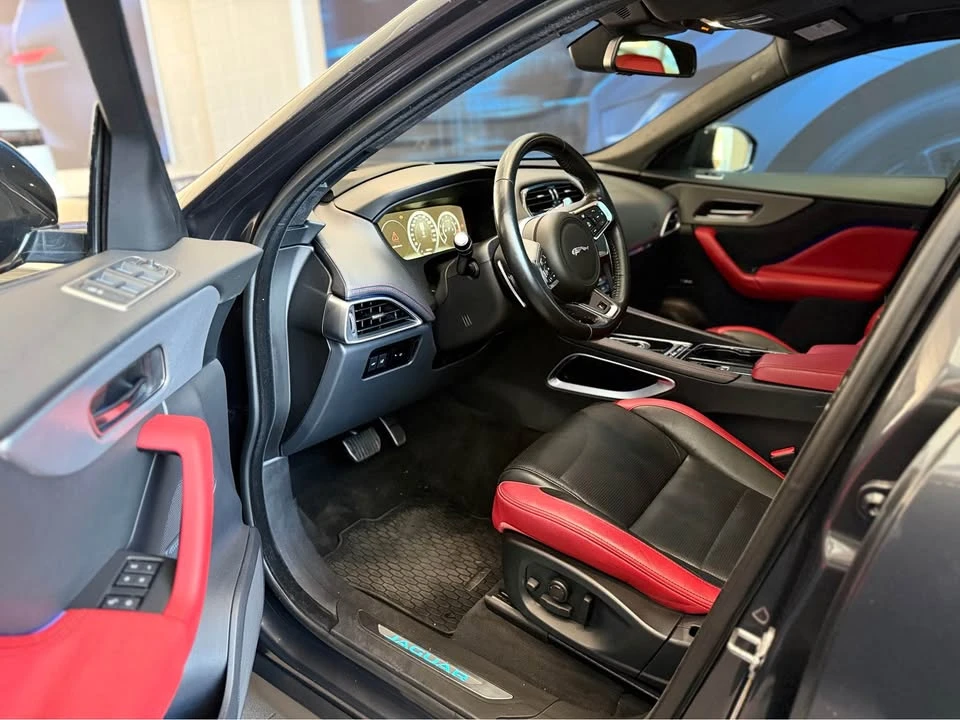 2017 Jaguar F-Pace - Image 3 of 18