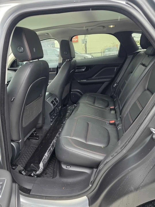 2017 Jaguar F-Pace - Image 11 of 12
