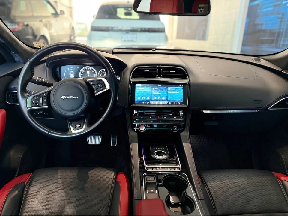 2017 Jaguar F-Pace - Image 6 of 18