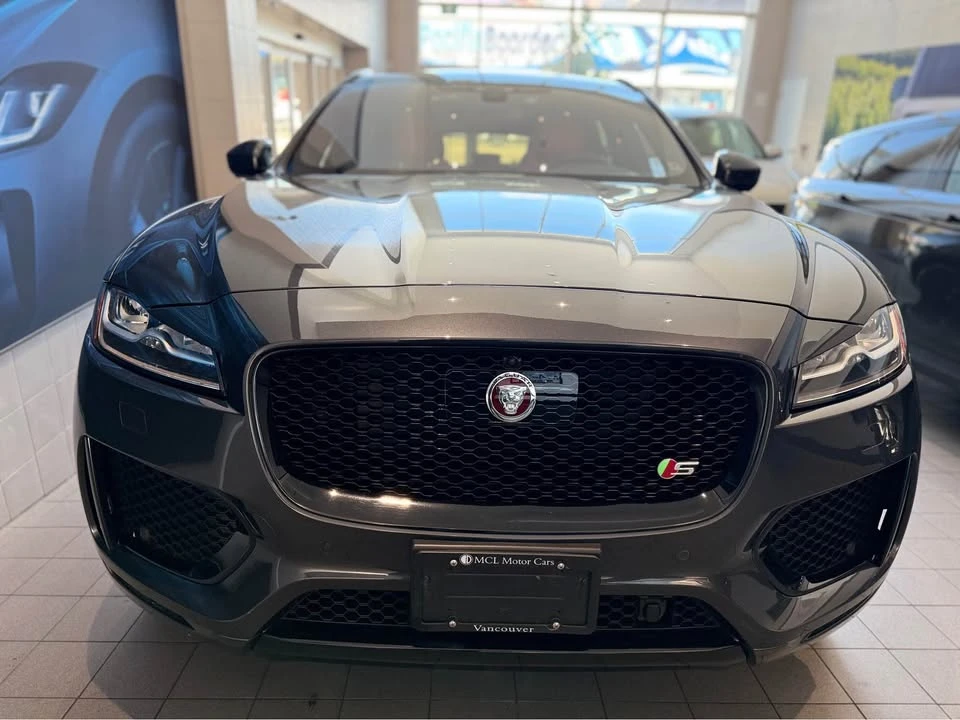 2017 Jaguar F-Pace - Image 2 of 18