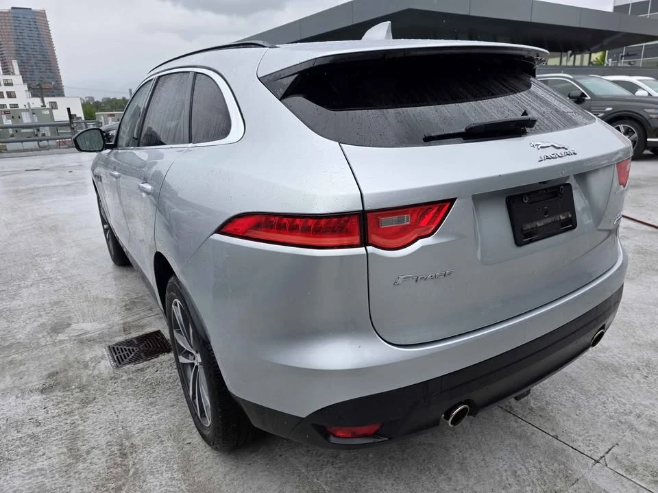 2017 Jaguar F-Pace - Image 7 of 12