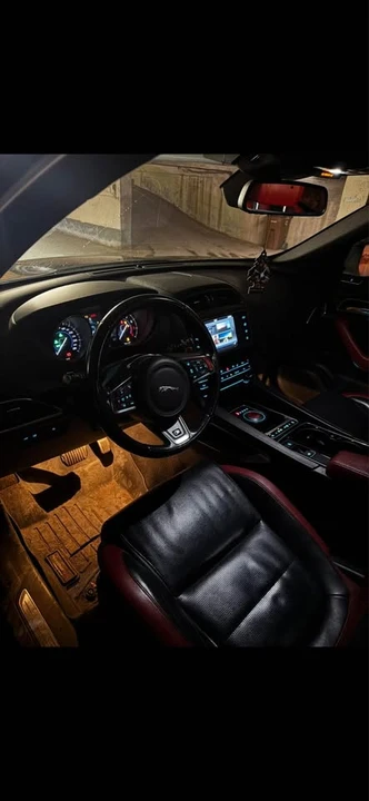 2017 Jaguar F-Pace - Image 5 of 7