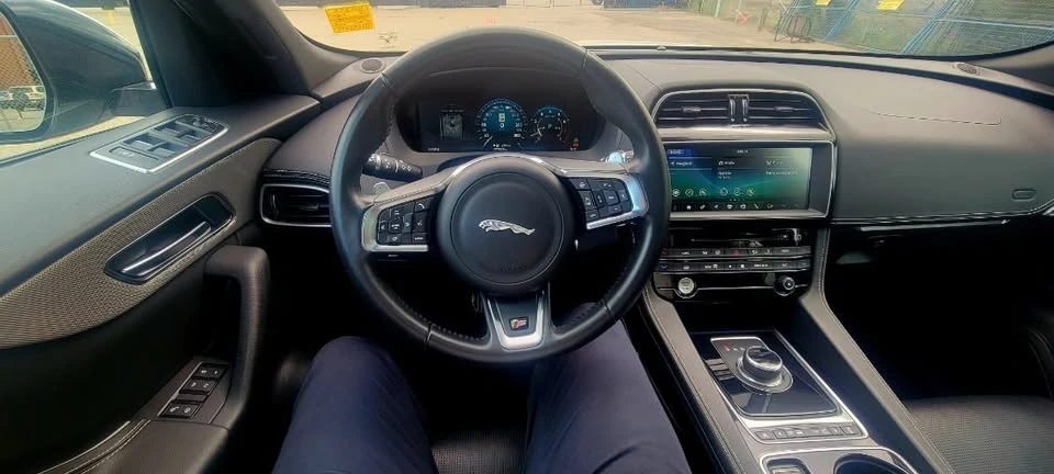 2017 Jaguar F-Pace - Image 10 of 16