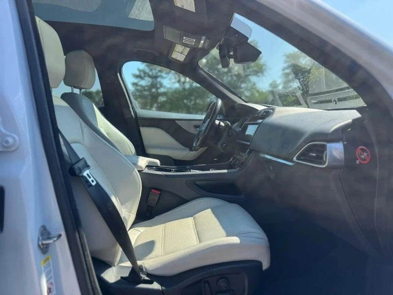2017 Jaguar F-Pace - Image 14 of 20
