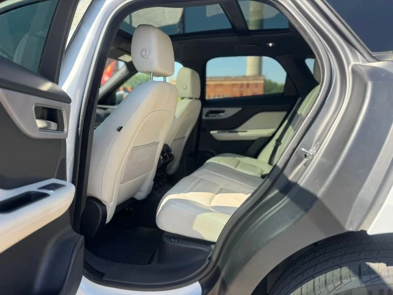 2017 Jaguar F-Pace - Image 19 of 20