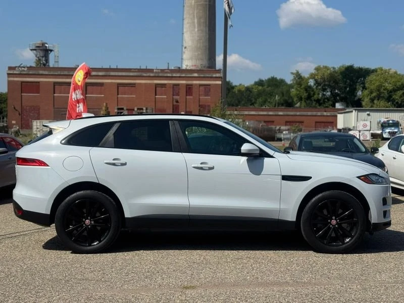 2017 Jaguar F-Pace - Image 6 of 11