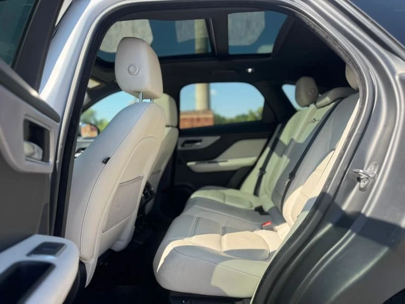 2017 Jaguar F-Pace - Image 13 of 20
