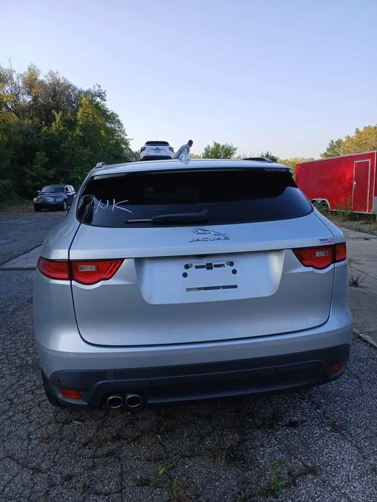 2017 Jaguar F-Pace - Image 4 of 9