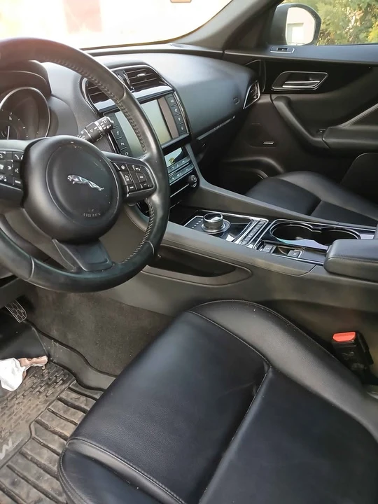 2017 Jaguar F-Pace - Image 7 of 9
