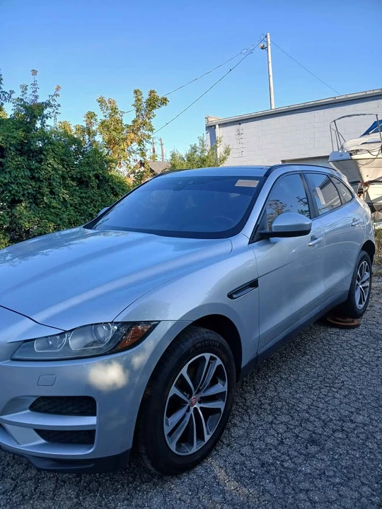 2017 Jaguar F-Pace - Image 2 of 9