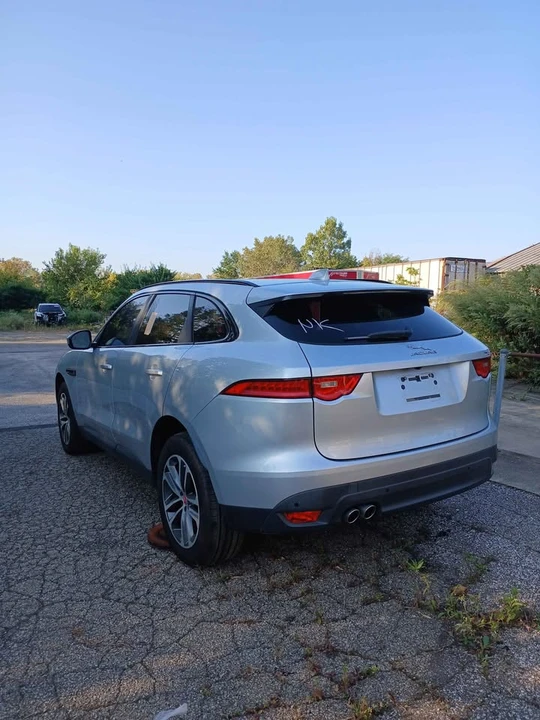 2017 Jaguar F-Pace - Image 6 of 9