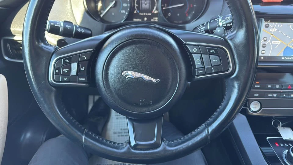 2017 Jaguar F-Pace - Image 14 of 18