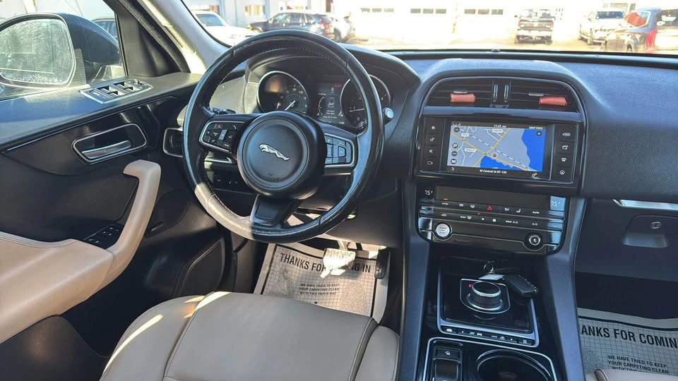 2017 Jaguar F-Pace - Image 19 of 20