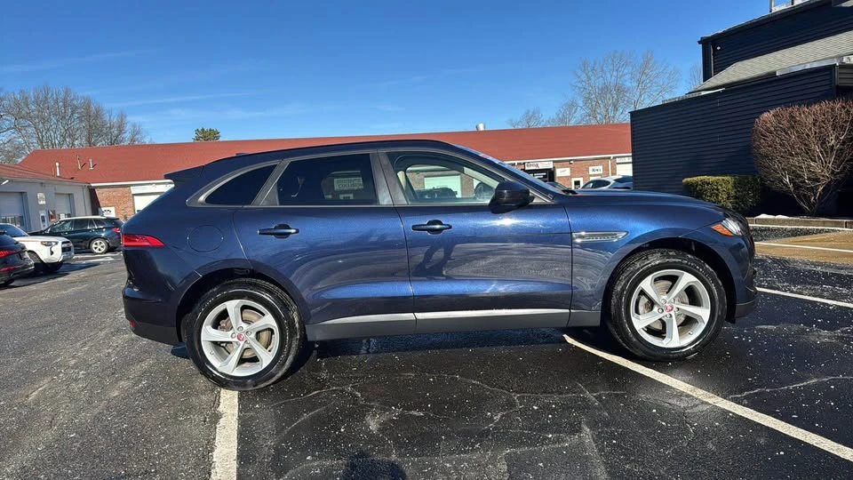 2017 Jaguar F-Pace - Image 2 of 18