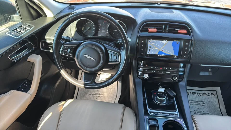 2017 Jaguar F-Pace - Image 8 of 18
