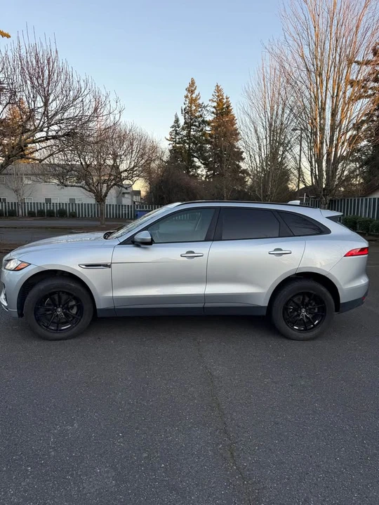 2017 Jaguar F-Pace - Image 4 of 20