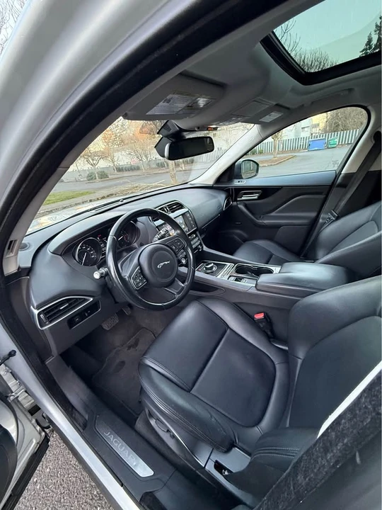 2017 Jaguar F-Pace - Image 11 of 20