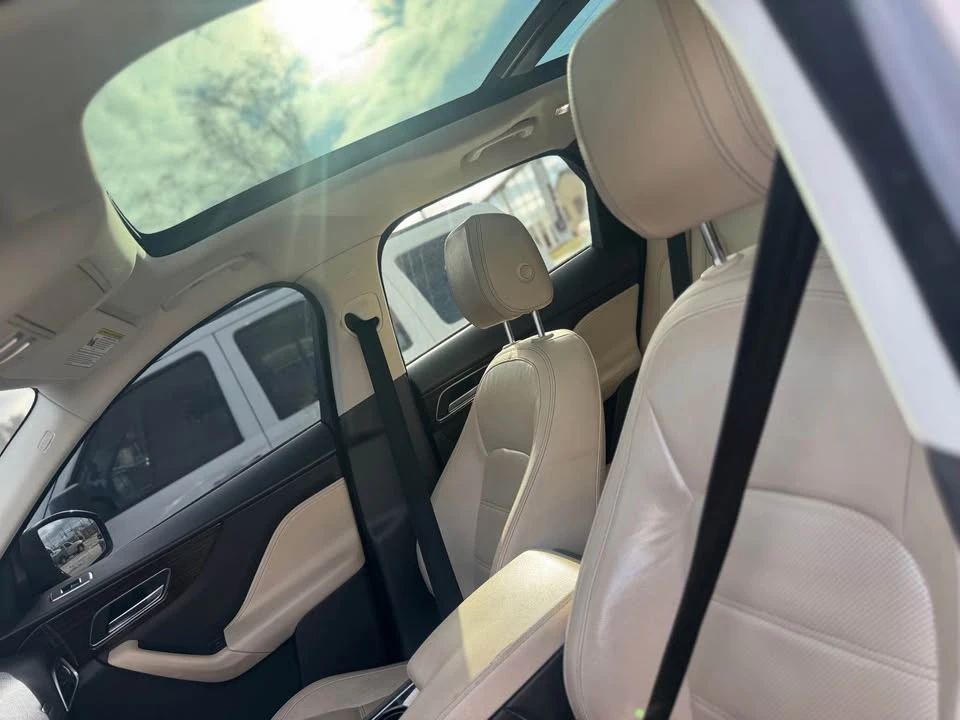 2017 Jaguar F-Pace - Image 2 of 6