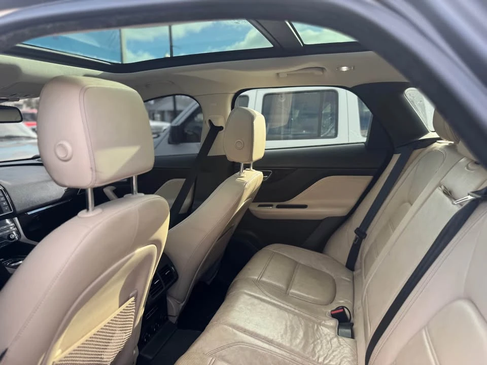 2017 Jaguar F-Pace - Image 3 of 6