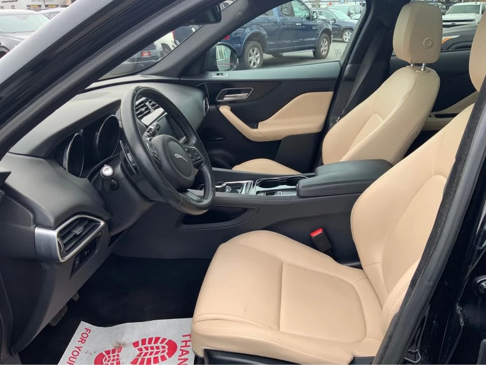 2017 Jaguar F-Pace - Image 10 of 17