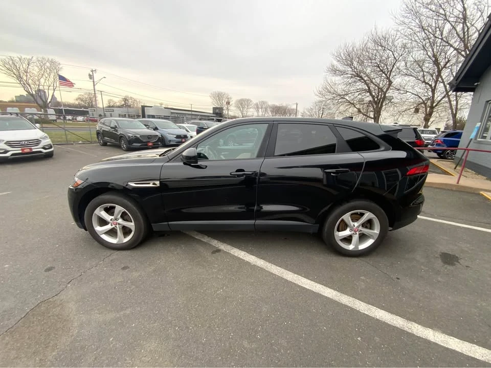 2017 Jaguar F-Pace - Image 5 of 17