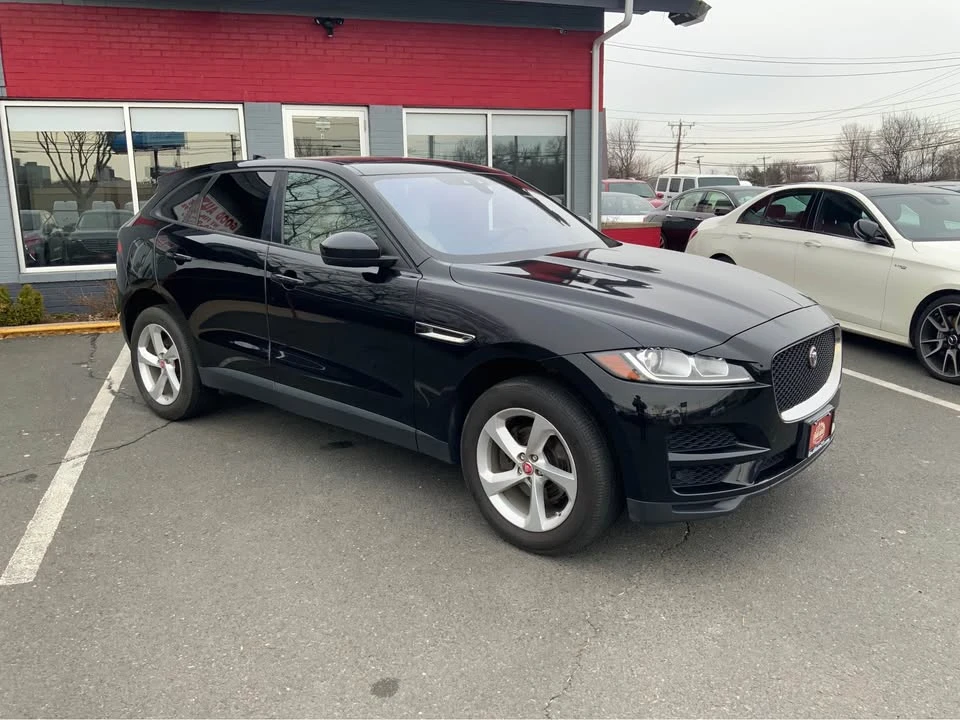 2017 Jaguar F-Pace - Image 3 of 17
