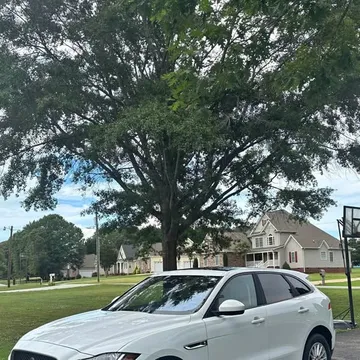 2017 Jaguar F-PACE 20d Premium Sport Utility 4D