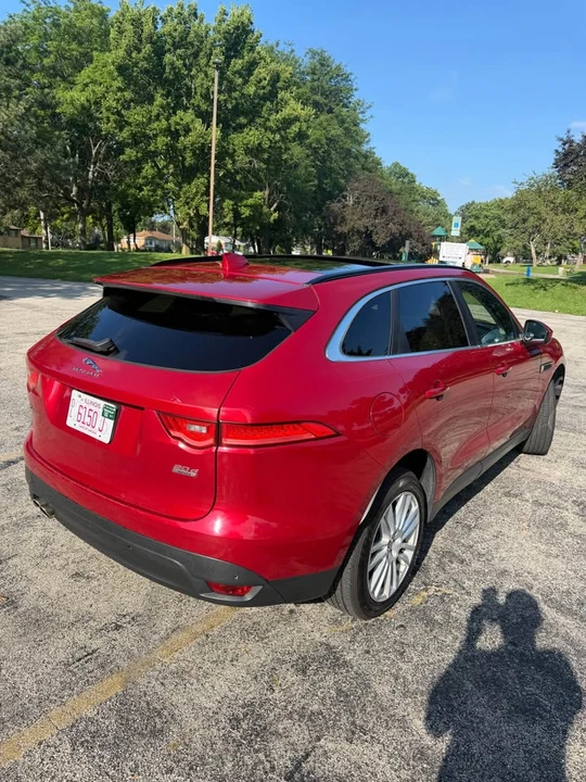 2017 Jaguar F-Pace - Image 3 of 10